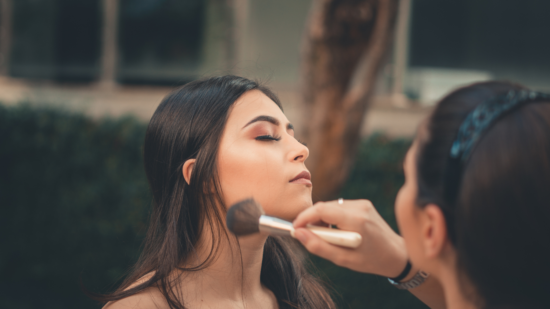 Natural Makeup Tips for International Makeup Day